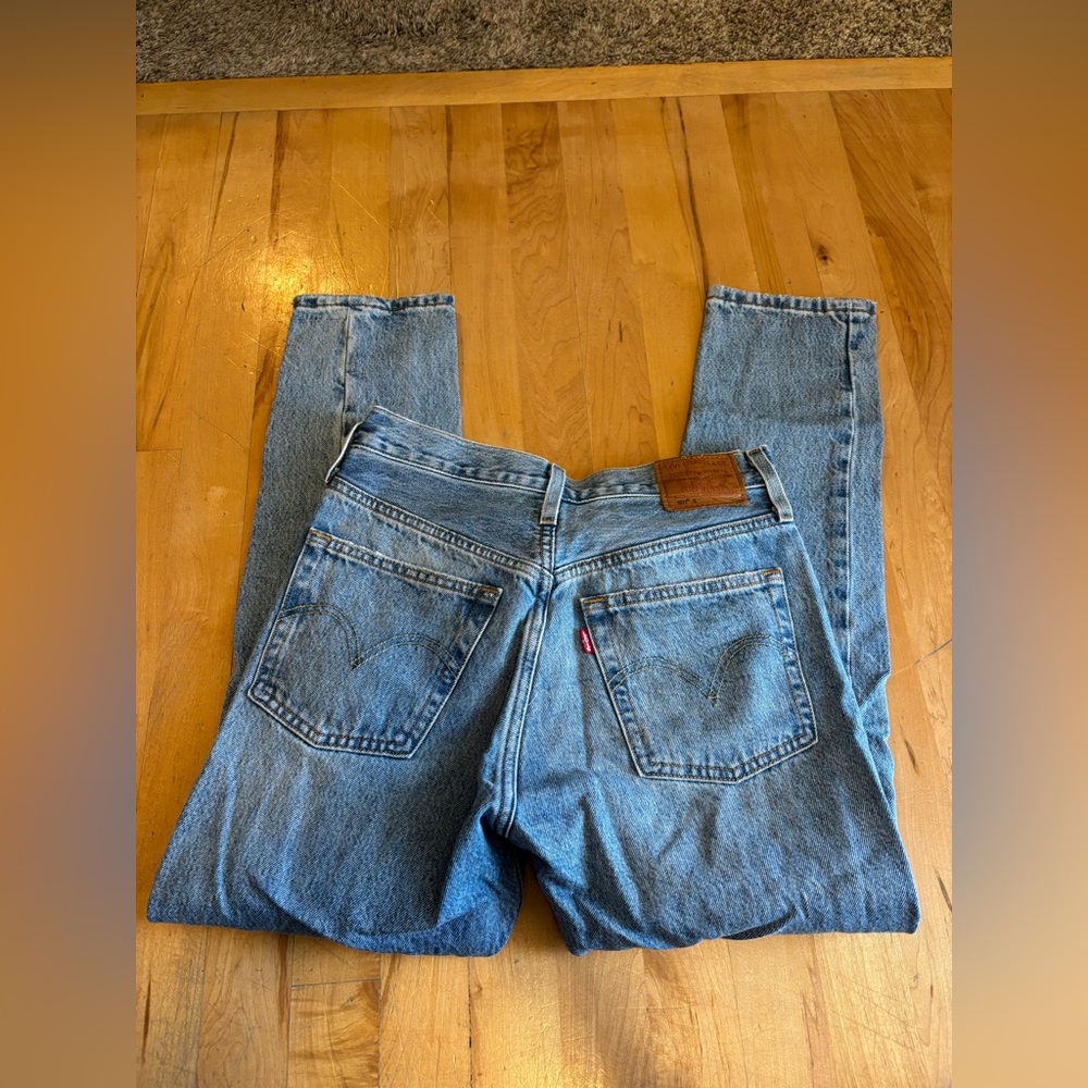 Levi’s 501 High Rise Button Up Jeans - Picture 4 of 5